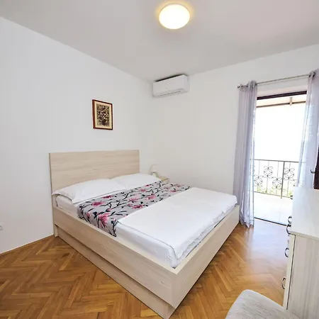 Lada-3 By Interhome Marusici (Split-Dalmatia)